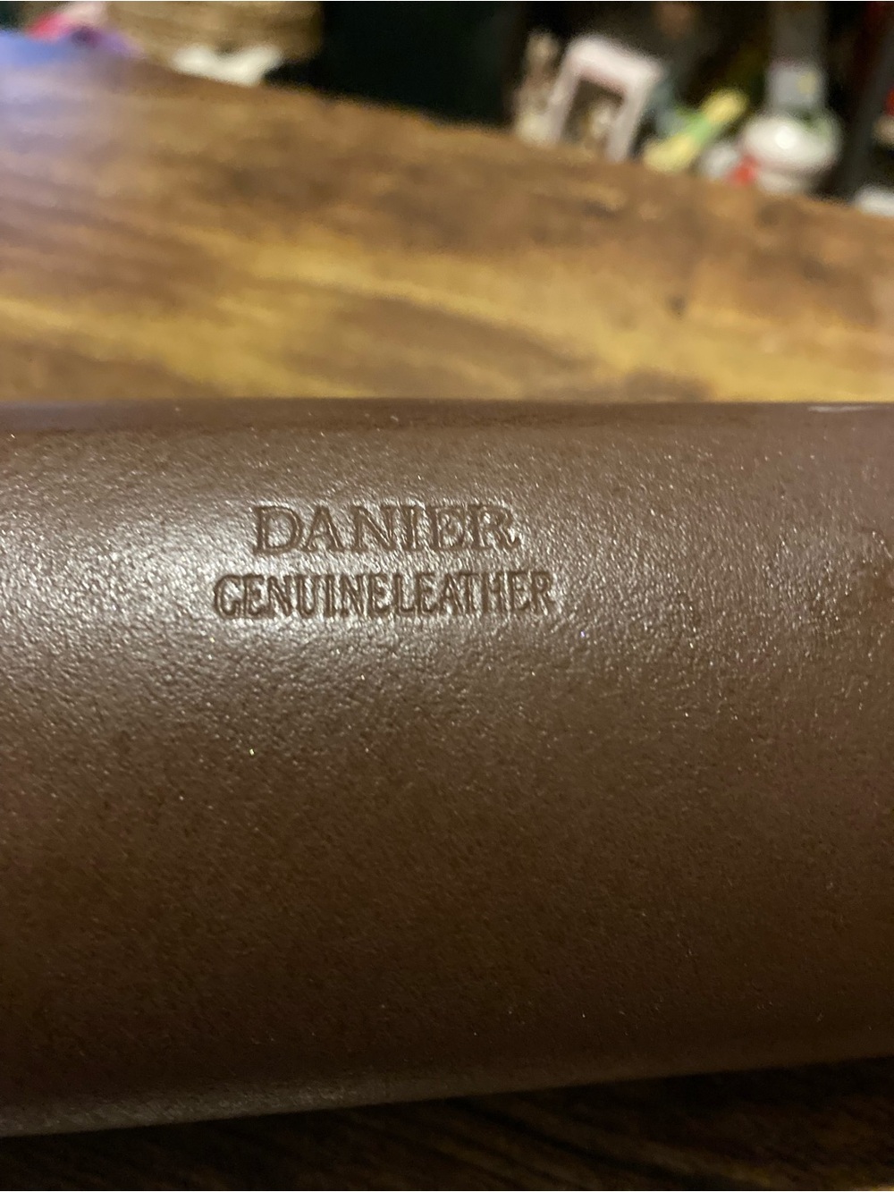 Danier genuine leather cylindrical jewelry case - Picture 2 of 14